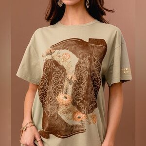 Sterling & Stitch The Buckle Western Cowboy Boots Oversized T-Shirt Large Green